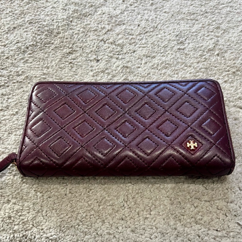 Tory Burch Quilted Zip Wallet in Burgundy with Gold Logo, Logo Zip Pull
